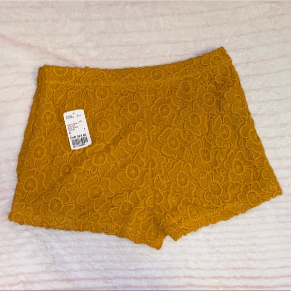 New With Tags Mustard Yellow Woven Floral Short - Picture 4 of 5